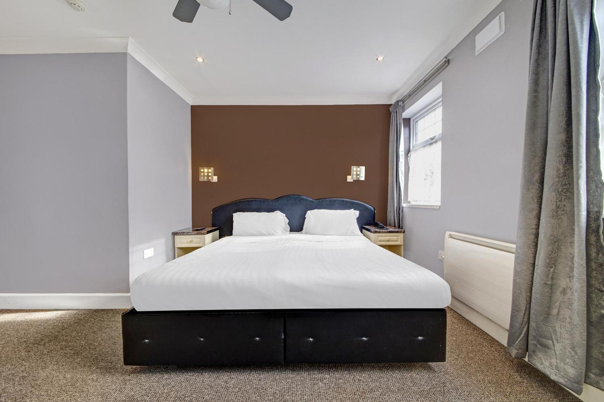 Oyo Bostons Manor Hotel, Hanwell London Greenford  Exterior photo