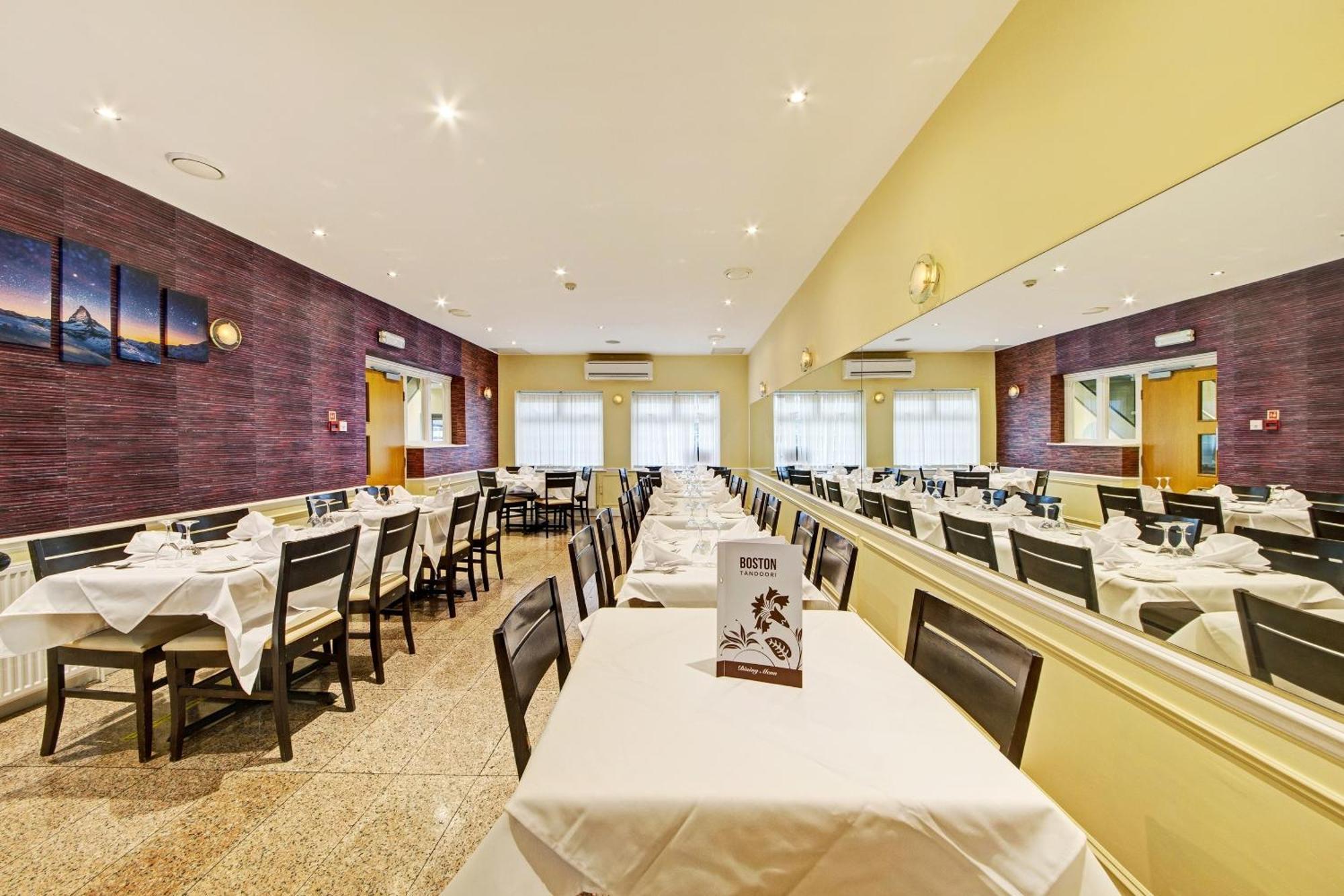 Oyo Bostons Manor Hotel, Hanwell London Greenford  Exterior photo