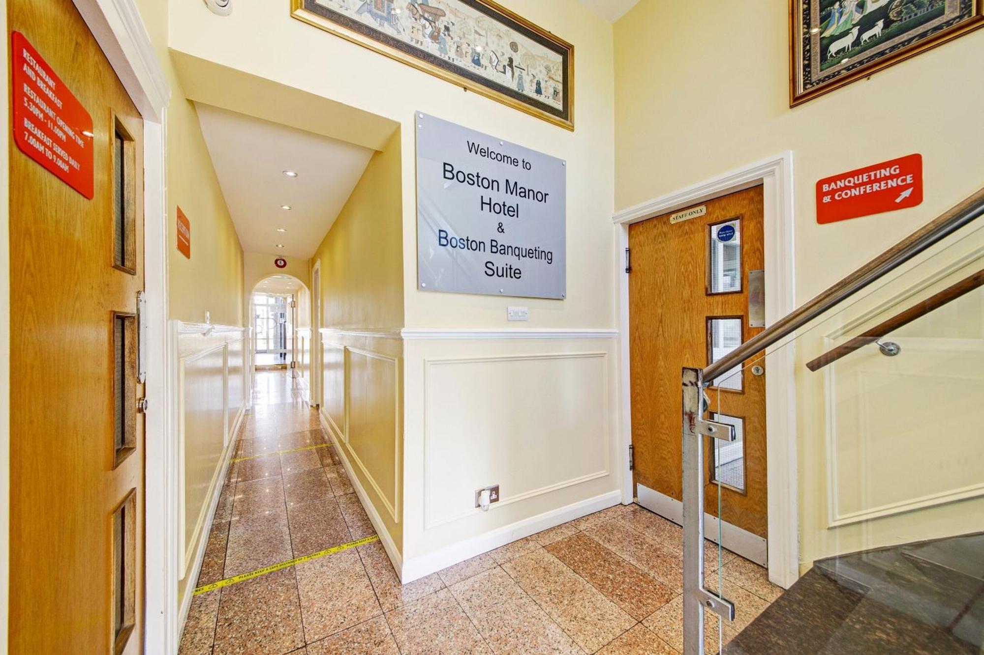 Oyo Bostons Manor Hotel, Hanwell London Greenford  Exterior photo