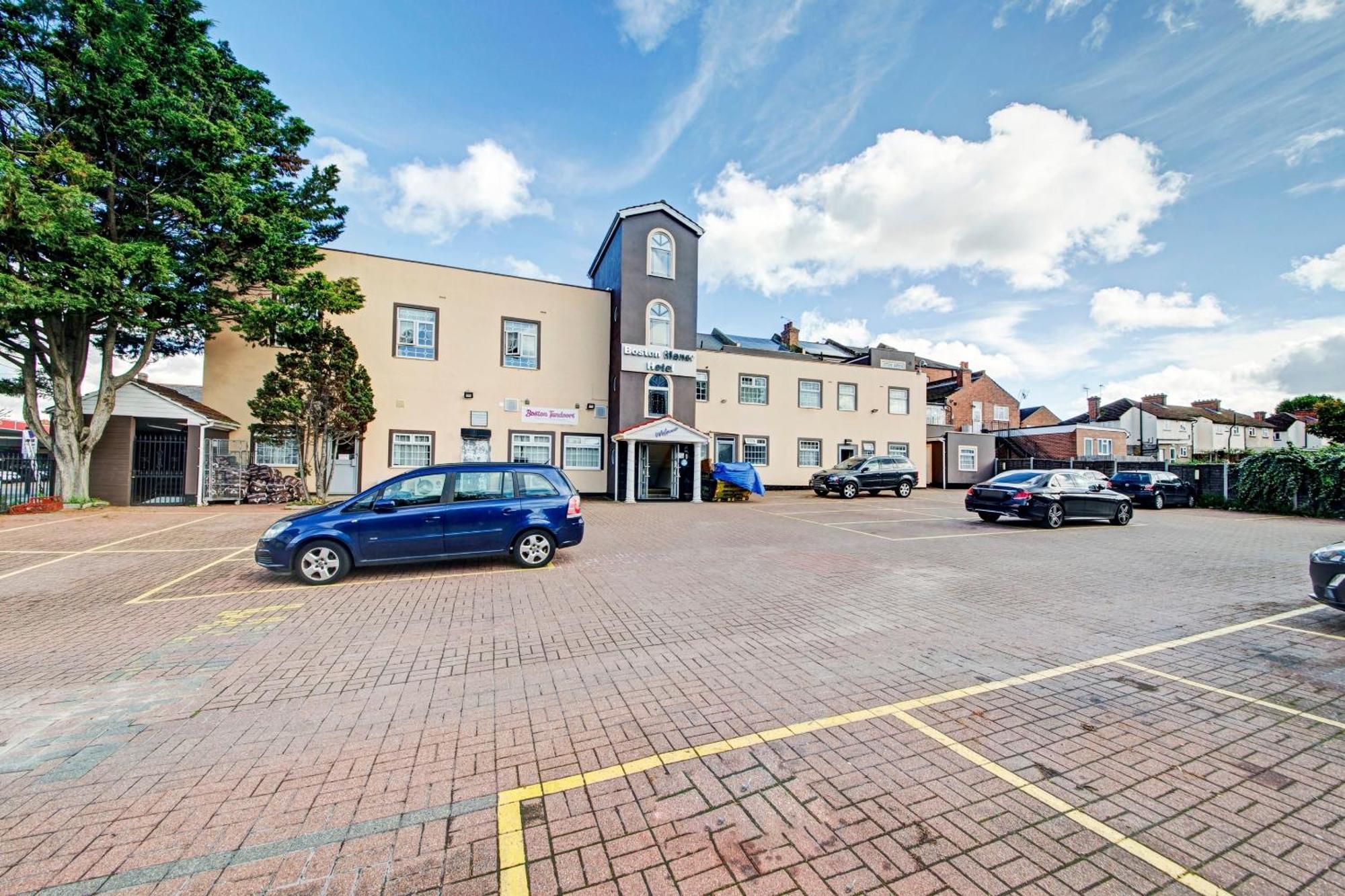 Oyo Bostons Manor Hotel, Hanwell London Greenford  Exterior photo
