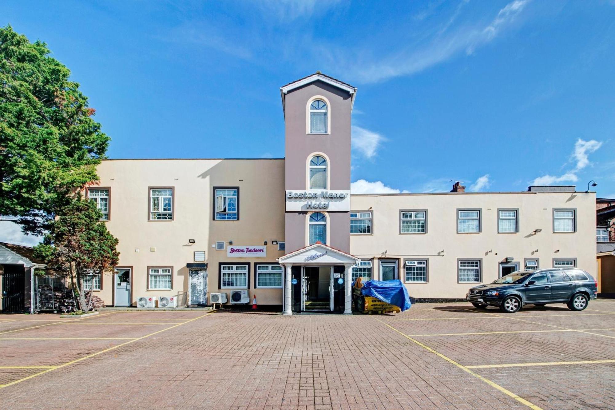 Oyo Bostons Manor Hotel, Hanwell London Greenford  Exterior photo