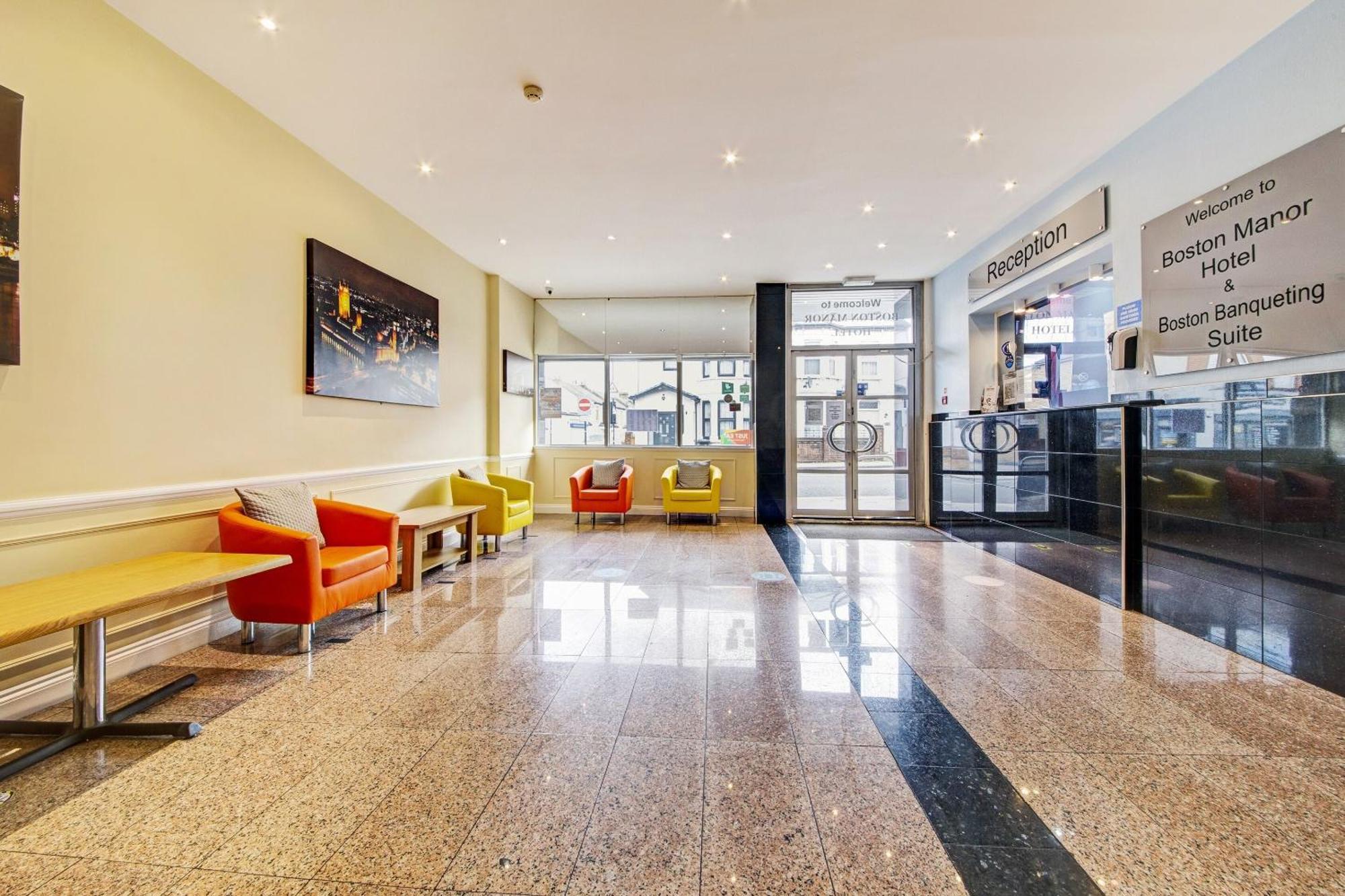 Oyo Bostons Manor Hotel, Hanwell London Greenford  Exterior photo