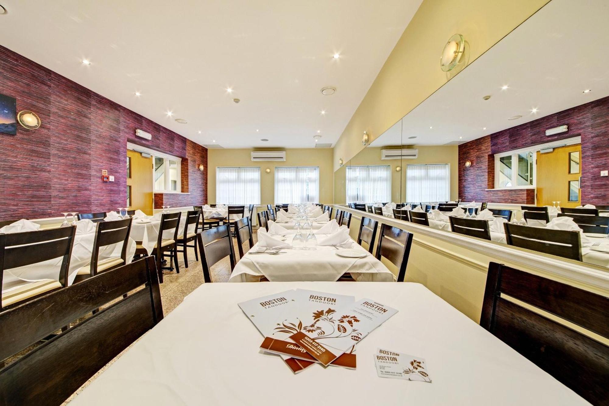 Oyo Bostons Manor Hotel, Hanwell London Greenford  Exterior photo