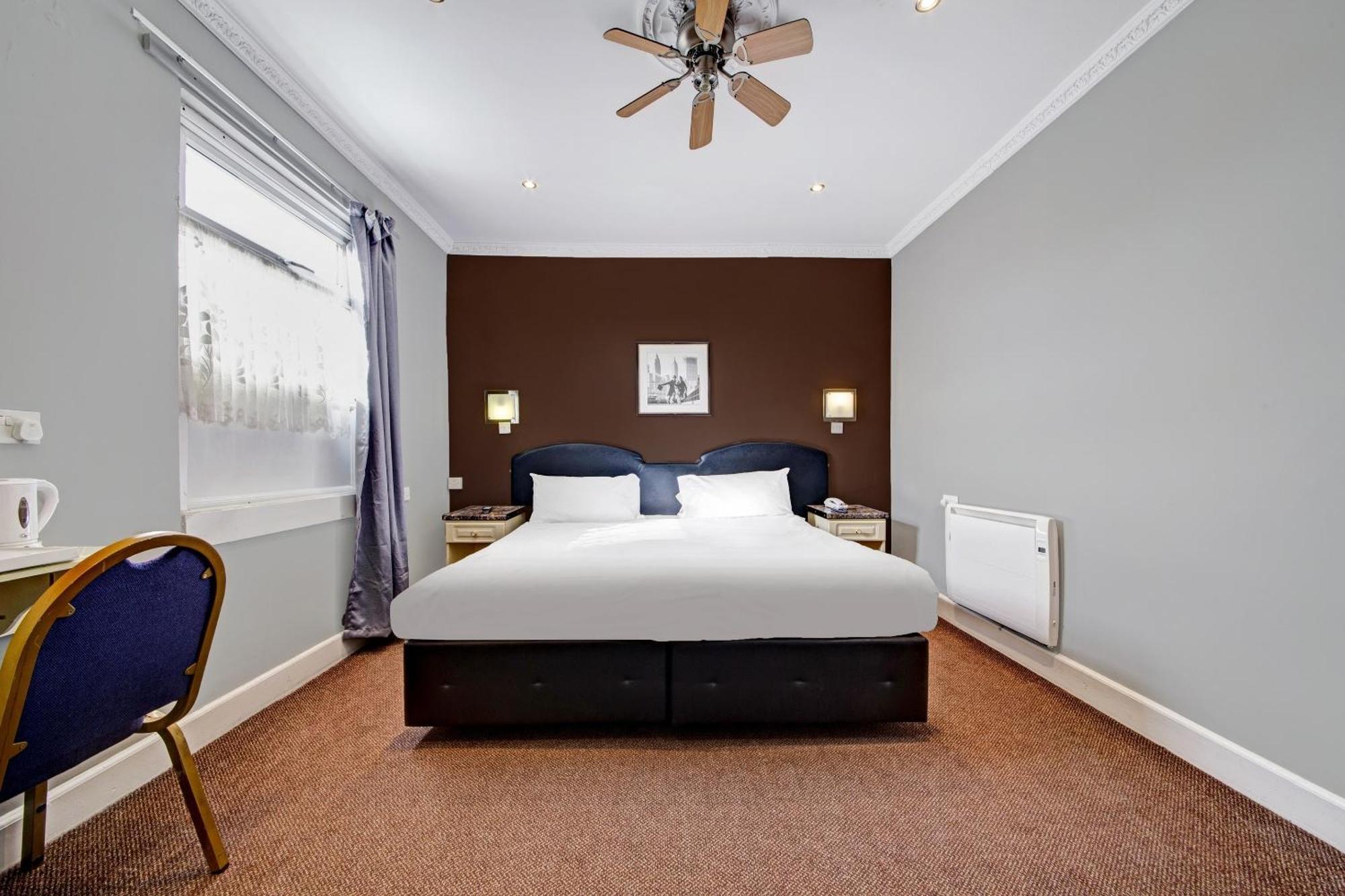 Oyo Bostons Manor Hotel, Hanwell London Greenford  Exterior photo